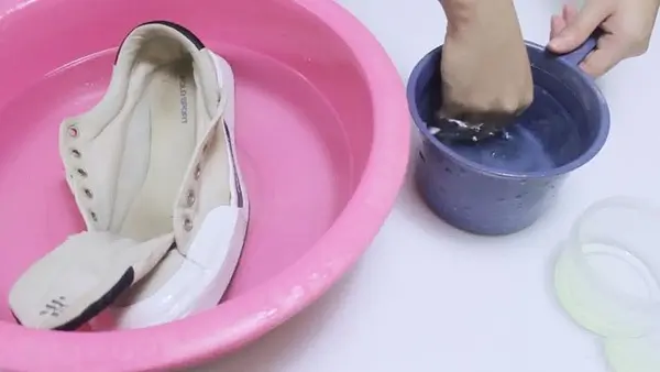how to dye canvas shoes