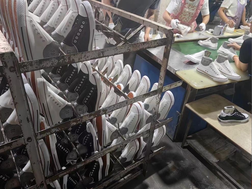 ORIGINAL SUPPLIER OF Unisex canvas shoes