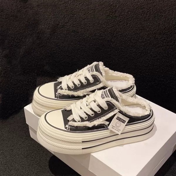 feature of Fashion slip-on canvas shoes