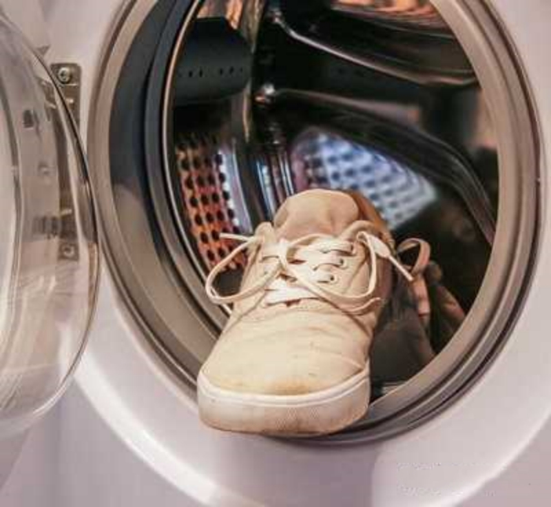 canvas shoes in washing machine