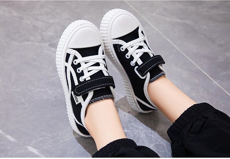 Kid sport canvas shoes