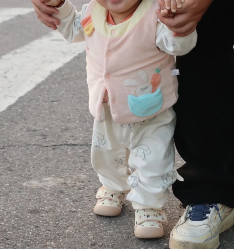 2 Baby Walking Shoes to Support Child’s First Steps - RoadTek